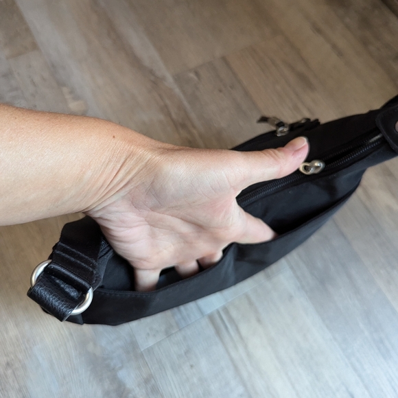 BAGGALLINI black nylon crossbody shoulder bag - Picture 6 of 9